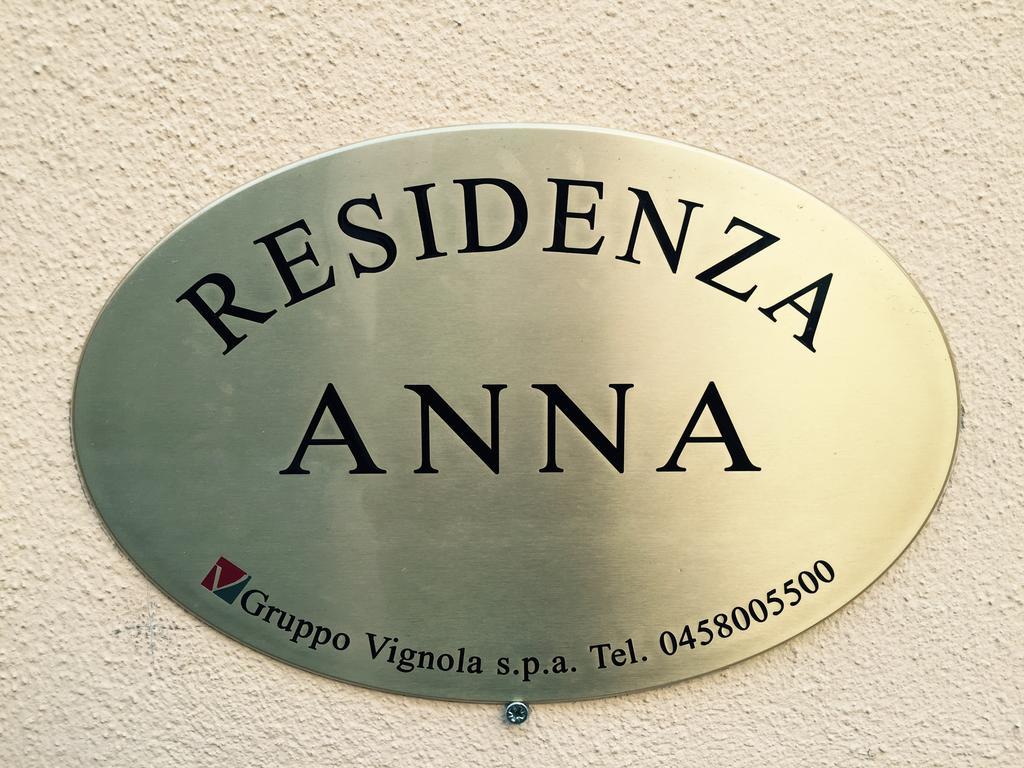 Residenza Anna Apartment เวโรนา ภายนอก รูปภาพ